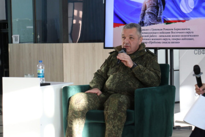 Генерал Роман Греков высоко оценил гуманитарную поддержку Якутии на СВО / Дьулустаан Сергеев   