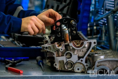 Свыше восьми тысяч якутян трудоустроили по проекту «Местные кадры в промышленность» / Саина Титова   