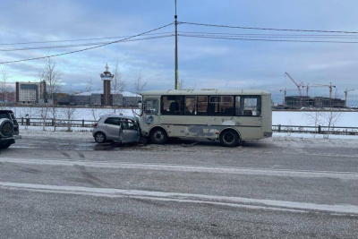 Стали известны подробности ДТП с маршрутным автобусом в Якутске / ЯСИА Якутск Якутск Республика Саха (Якутия)