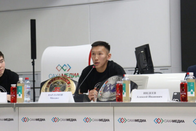 Якутянин Михаил Варламов будет боксировать за титул чемпиона Азии с тайцем / Дьулустаан Сергеев   