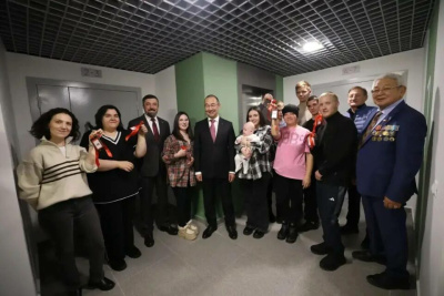 В Нерюнгри дети-сироты получили квартиры в новом доме / ЯСИА   