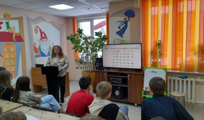 В детской библиотеке Алдана прошел медиа-урок «Мир Един» / ЯСИА   