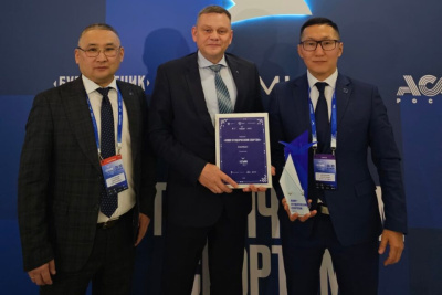 Глава Якутии стал лауреатом премии за вклад в развитие студенческого спорта / Дьулустаан Сергеев   