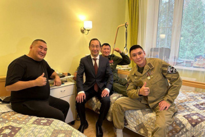 Айсен Николаев посетил якутян-участников СВО в реабилитационном центре санатория «Бэс Чагда» / ЯСИА   