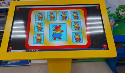 В детской библиотеке Алдана появился интерактивный стол / ЯСИА   