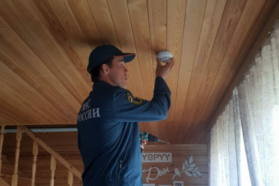 Более 3000 пожарных извещателей установили в Якутии в рамках социальной акции / ЯСИА   Республика Саха (Якутия)