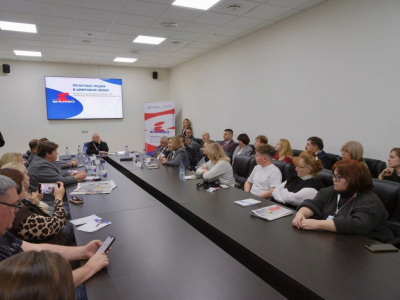 Секретарь СЖР Владимир Касютин принял участие в работе медиафорума «Енисей» /    