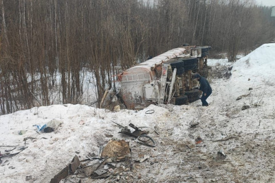 В Якутии столкнулись бензовоз, фургон и легковой автомобиль / ЯСИА   Республика Саха (Якутия)