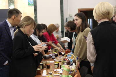 «Ярмарку добра» провели сотрудники районной администрации /    