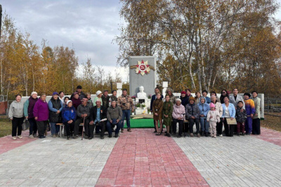 Преображение площади Победы: в селе Кылайы обновили мемориальный комплекс / ЯСИА   