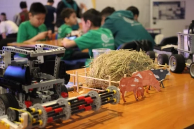 Юные якутяне примут участие в международном фестивале по робототехнике в Санкт-Петербурге / ЯСИА   