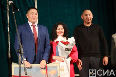 В ТЮЗе Якутии завершилась декада 35-летия творческой деятельности артистки Марии Даниловой / Виктория Сергеева   