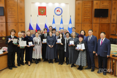 Вручены стипендии первого президента Якутии «Знанием победишь» /    