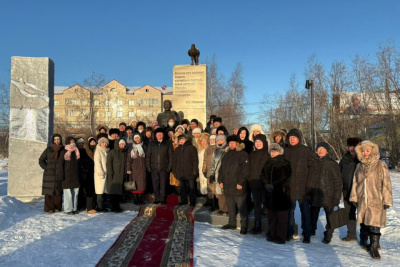 Жители Хангаласского улуса почтили память первого президента Якутии Михаила Николаева / ЯСИА   