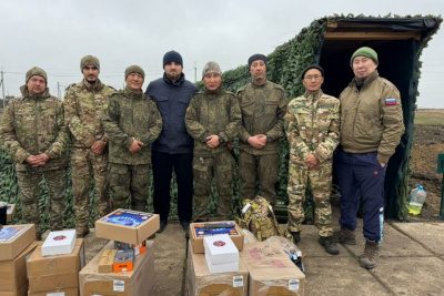 Представители Якутии доставили гуманитарную помощь военнослужащим в зону СВО / ЯСИА   