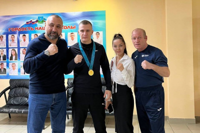 Олимпийский чемпион Александр Лебзяк посетил Мирнинский район / Дьулустаан Сергеев   