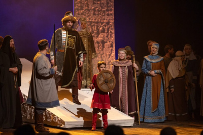 В Русском театре состоялась премьера спектакля об Александре Невском / ЯСИА   