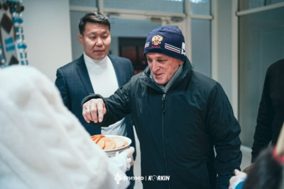 В Якутск прибыл олимпийский чемпион Сергей Белоглазов / Дьулустаан Сергеев   