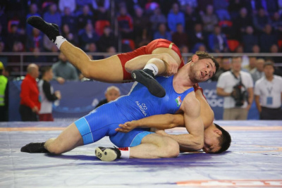 Виктор Рассадин начал с победы выступление на турнире Коркина / Дьулустаан Сергеев   