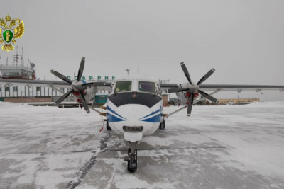 В Якутии самолет из-за неисправности выкатился на боковую полосу / ЯСИА   