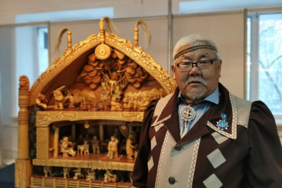 Олонхо и культура народа саха, воплощенные в дереве: в Якутске открыли выставку Василия Спиридонова / Нарыйа Пахомова Якутск Якутск Республика Саха (Якутия)