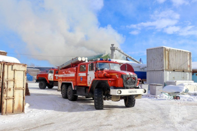 В Якутске горел контейнер с битумом / Виктория Сергеева Якутск Якутск Республика Саха (Якутия)