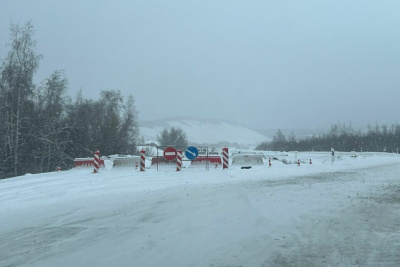 Дорожники организовали объезд участка реконструкции автодороги «Умнас» / ЯСИА   