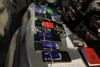 Якутские полицейские задержали мошенников, обманувших пенсионерку на 6,7 млн рублей / ЯСИА   