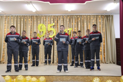 Якутский коммунально-строительный техникум отметил 95-летие / ЯСИА   