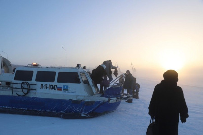 Изменено расписание трансфера через реку Лену пассажиров поезда  / ЯСИА   