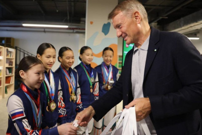 Глава Сбербанка ознакомился с проектами резидентов креативного кластера «Квартал труда» в Якутске / ЯСИА Якутск Якутск Республика Саха (Якутия)