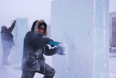 В Якутске стартовал международный фестиваль ледовых скульптур / Нарыйа Пахомова   