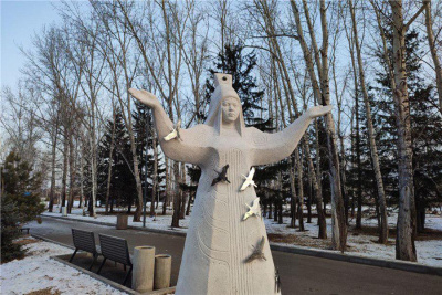 Выпускница целевого обучения из Якутии создала арт-объект в Красноярске / ЯСИА   