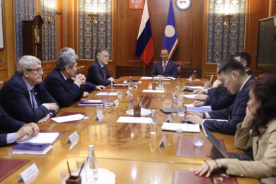 Глава Якутии провел рабочую встречу с руководством Ил Тумэна по формированию бюджета / ЯСИА   