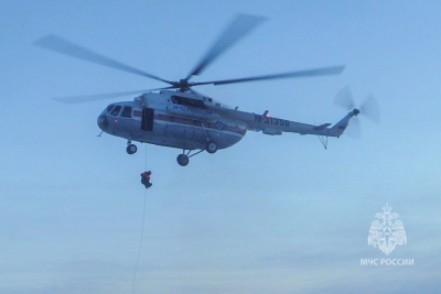 Спасатели отработали навыки по беспарашютному десантированию в Якутске / ЯСИА Якутск Якутск Республика Саха (Якутия)