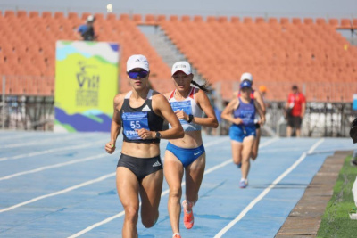 Сардана Трофимова завоевала золотую и бронзовую медали чемпионата Азии по полумарафону / Дьулустаан Сергеев   