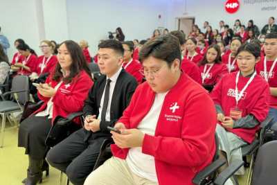 В Якутске стартовал республиканский форум волонтеров-медиков / Мария Горохова   