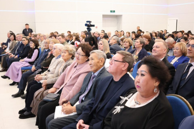 В Якутске состоялось торжественное собрание профсоюзного актива республики / ЯСИА   