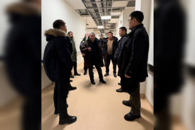 Ускорить работы по завершению строительства якутского онкодиспансера поручил Дмитрий Садовников / ЯСИА   