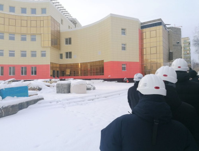 Стройки входят в зиму /    