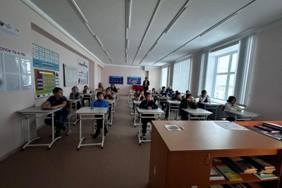 «Мобильные доктора» Якутии провели уроки здоровья школьникам арктического посёлка Депутатский / ЯСИА   