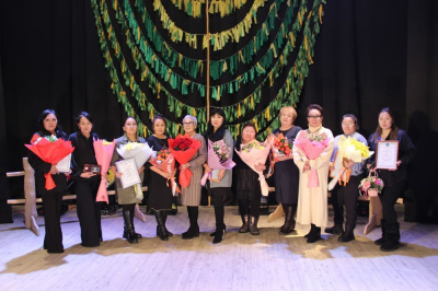 Работники аграрной отрасли отмечены наградами в честь профессионального праздника /    