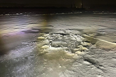 Под Нижним Бестяхом утонули два автомобиля / Нарыйа Пахомова Нижний Бестях Мегино-Кангаласский Республика Саха (Якутия)