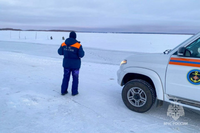 В Якутии за неделю оштрафовали 17 человек за выезд на лёд в неположенных местах / ЯСИА   