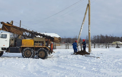 Энергетики завершили капитальный ремонт воздушных линий в селе Дирин Чурапчинского района / ЯСИА   