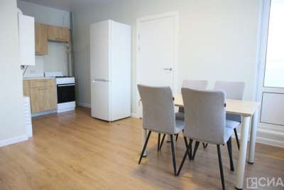 В Якутске специалистам передали ключи от доступного арендного жилья / Дьулустаан Сергеев   