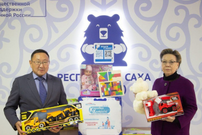 Депутат Госдумы от Якутии Галина Данчикова присоединилась ко всероссийской акции «Коробка храбрости» / ЯСИА   