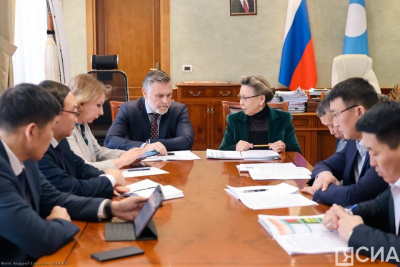 Председатель правительства Якутии провел встречу с депутатом Госдумы Галиной Данчиковой / ЯСИА   