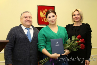 На сессии депутаты рассмотрели документы, касающиеся налогов, аренды имущества и признания граждан малоимущими /    