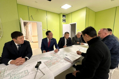 Айсен Николаев проверил ход строительства онкодиспансера в Якутске / ЯСИА Якутск Якутск Республика Саха (Якутия)